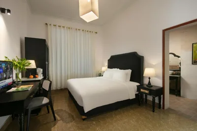 Deluxe Villa — Cat Ba Maison Bay View Villa - 4 Private Luxury Rooms - Managed by H&E Hospitality